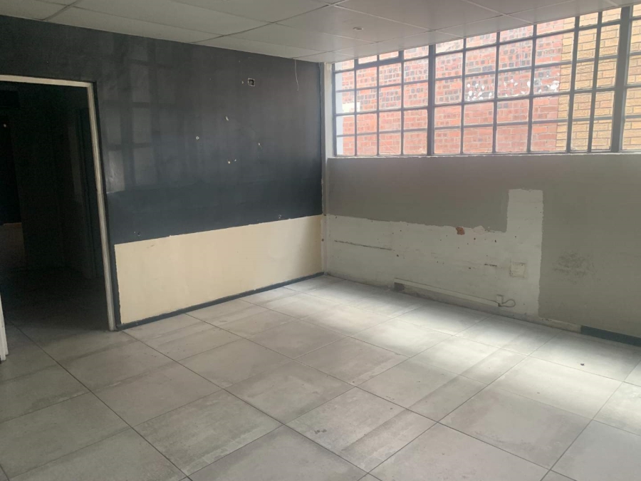 To Let Commercial Property for Rent in Oakdale Western Cape